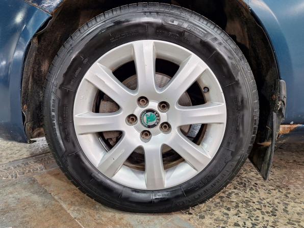 Skoda Roomster I Рестайлинг с пробегом 2012 года, цена 335 000 рублей, 317847 км, компактвэн, Автокод Объявления