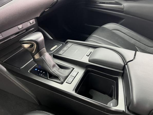 Lexus ES VII с пробегом 2020 года, цена 3 750 000 рублей, 135227 км, седан, Автокод Объявления