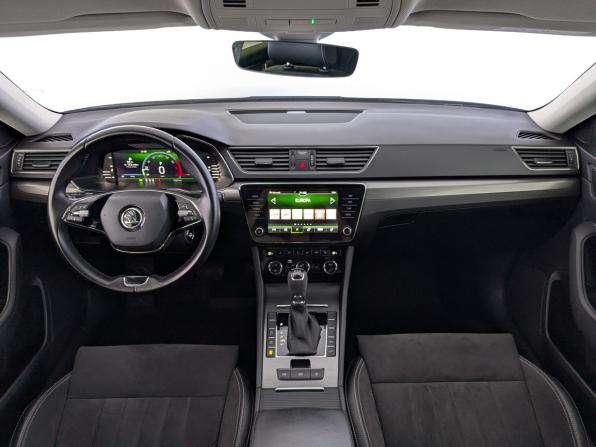 Skoda Superb III Рестайлинг с пробегом 2022 года, цена 3 400 000 рублей, 73321 км, лифтбек, Автокод Объявления
