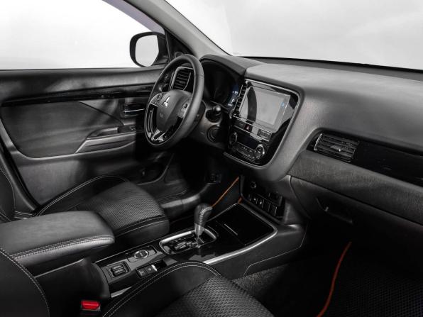 Mitsubishi Outlander III Рестайлинг 3 с пробегом 2019 года, цена 1 819 000 рублей, 126074 км, внедорожник, Автокод Объявления
