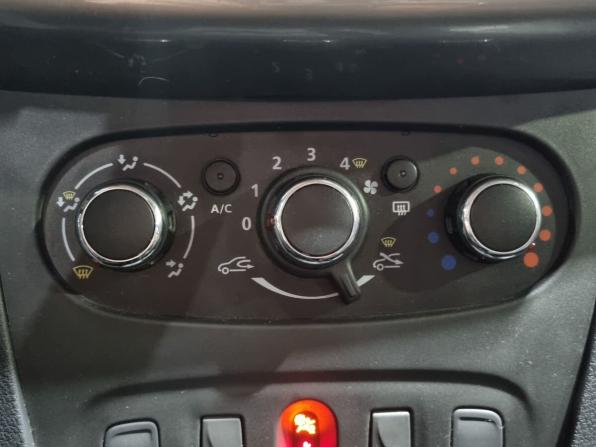 Renault Logan II Рестайлинг с пробегом 2019 года, цена 1 070 000 рублей, 93526 км, седан, Автокод Объявления