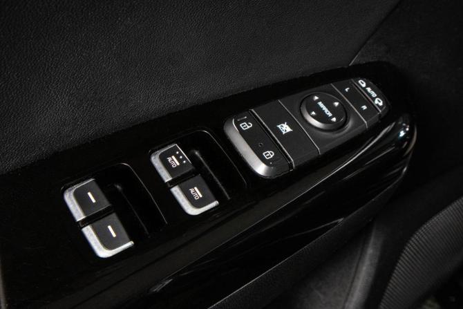 Kia Sportage IV Рестайлинг с пробегом 2021 года, цена 2 589 000 рублей, 205000 км, внедорожник, Автокод Объявления