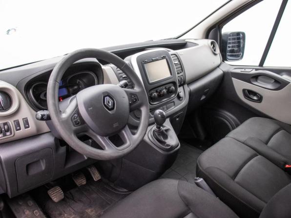 Renault Trafic III с пробегом 2017 года, цена 2 087 000 рублей, 187280 км, минивэн, Автокод Объявления