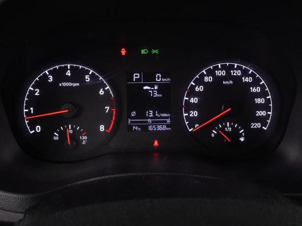 Hyundai Solaris II с пробегом 2017 года, цена 1 029 000 рублей, 165368 км, седан, Автокод Объявления