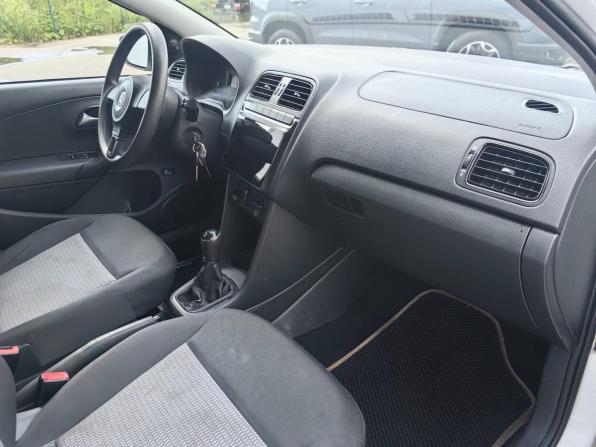 Volkswagen Polo V с пробегом 2013 года, цена 599 000 рублей, 270000 км, седан, Автокод Объявления