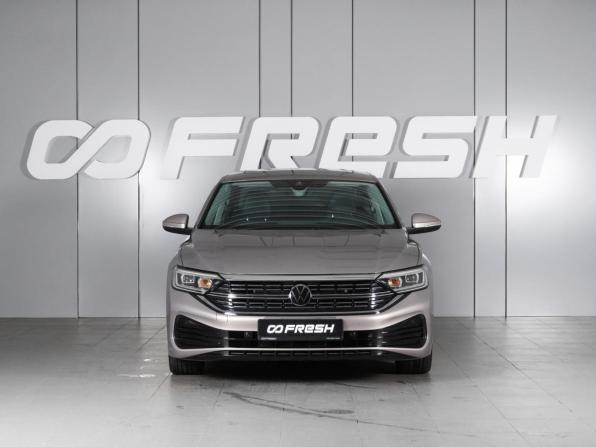 Volkswagen Sagitar III с пробегом 2022 года, цена 2 469 000 рублей, 60951 км, седан, Автокод Объявления