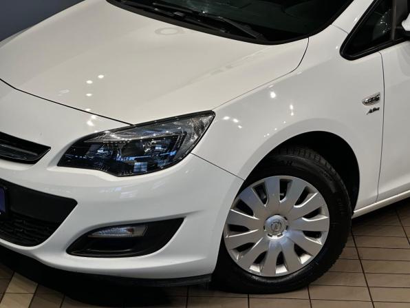 Opel Astra J Рестайлинг с пробегом 2013 года, цена 790 000 рублей, 119622 км, хэтчбек, Автокод Объявления