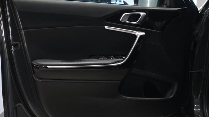 Kia Ceed III Рестайлинг с пробегом 2022 года, цена 1 970 000 рублей, 82215 км, универсал, Автокод Объявления