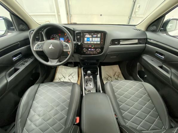 Mitsubishi Outlander III Рестайлинг 3 с пробегом 2022 года, цена 2 890 000 рублей, 607 км, внедорожник, Автокод Объявления