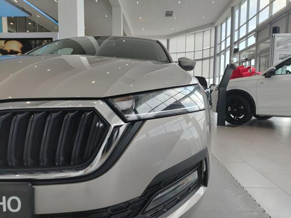 Skoda Octavia IV (A8) с пробегом 2021 года, цена 2 551 000 рублей, 41237 км, лифтбек, Автокод Объявления