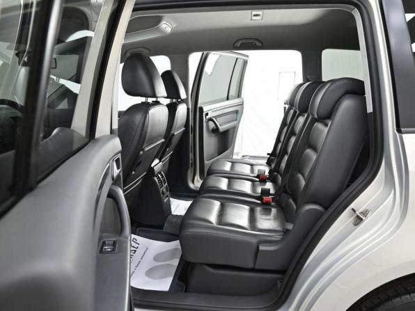Volkswagen Touran I Рестайлинг 2 с пробегом 2010 года, цена 529 000 рублей, 168557 км, компактвэн, Автокод Объявления
