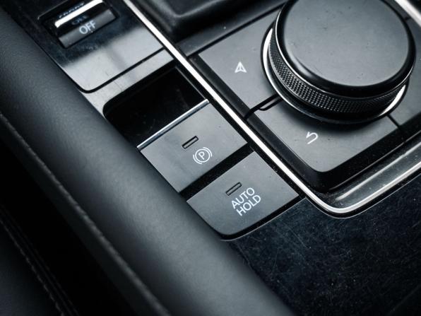 Mazda 3 IV (BP) с пробегом 2019 года, цена 1 699 000 рублей, 102978 км, хэтчбек, Автокод Объявления