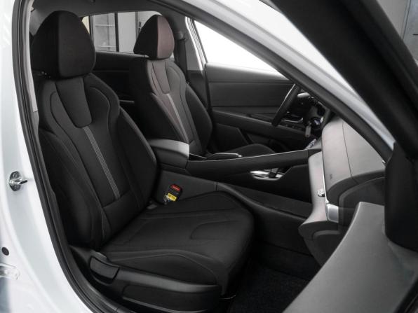 Hyundai Elantra VII (CN7) Рестайлинг с пробегом 2024 года, цена 2 615 000 рублей, 1081 км, седан, Автокод Объявления