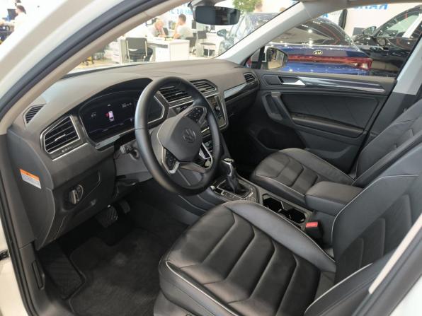 Volkswagen Tiguan II Рестайлинг с пробегом 2021 года, цена 3 990 000 рублей, 33708 км, внедорожник, Автокод Объявления