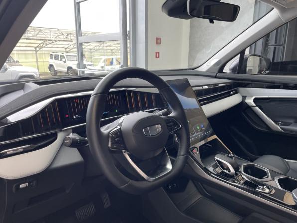 Geely Atlas II с пробегом 2024 года, цена 3 190 000 рублей, 15344 км, внедорожник, Автокод Объявления