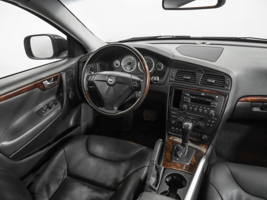 Volvo XC70 I Рестайлинг Санкт-Петербург  - изображение 10