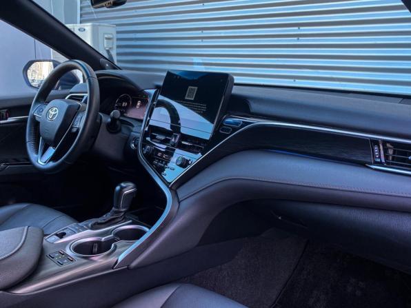 Toyota Camry VIII (XV70) Рестайлинг с пробегом 2023 года, цена 3 450 000 рублей, 33000 км, седан, Автокод Объявления