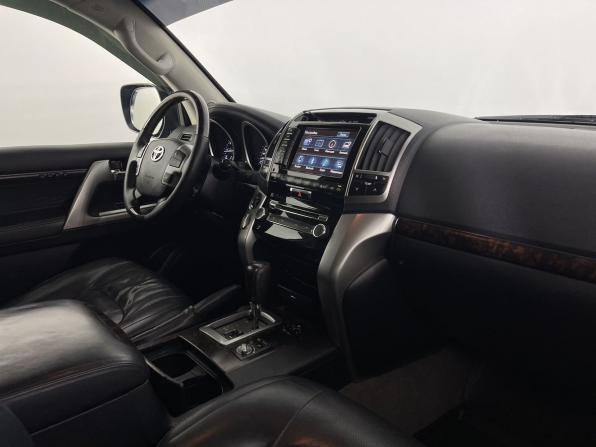 Toyota Land Cruiser 200 Series Рестайлинг 1 с пробегом 2015 года, цена 3 179 000 рублей, 261211 км, внедорожник, Автокод Объявления