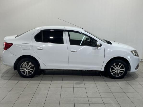 Renault Logan II с пробегом 2014 года, цена 675 000 рублей, 190035 км, седан, Автокод Объявления
