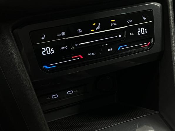 Volkswagen Tiguan II Рестайлинг с пробегом 2021 года, цена 2 265 000 рублей, 232305 км, внедорожник, Автокод Объявления