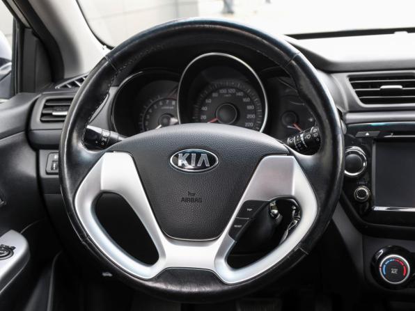 Kia Rio III Рестайлинг с пробегом 2015 года, цена 998 000 рублей, 114562 км, хэтчбек, Автокод Объявления
