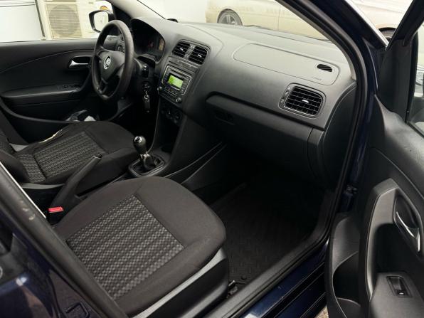 Volkswagen Polo V с пробегом 2015 года, цена 570 000 рублей, 180000 км, седан, Автокод Объявления