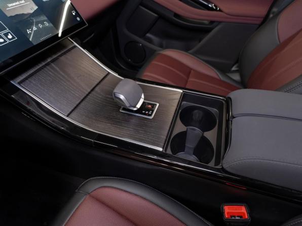 Land Rover Range Rover Evoque II Рестайлинг с пробегом 2025 года, цена 5 900 000 рублей, 50 км, внедорожник, Автокод Объявления