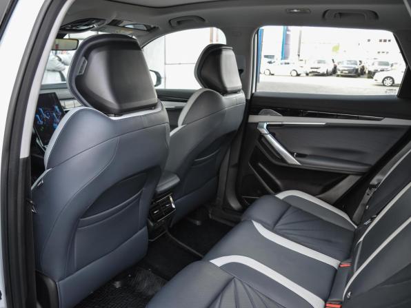 Geely Atlas II с пробегом 2024 года, цена 3 280 000 рублей, 30720 км, внедорожник, Автокод Объявления
