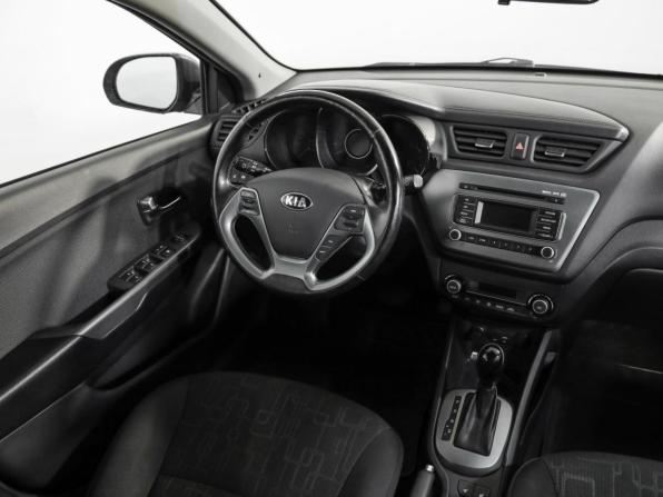 Kia Rio III Рестайлинг с пробегом 2017 года, цена 998 000 рублей, 233855 км, хэтчбек, Автокод Объявления