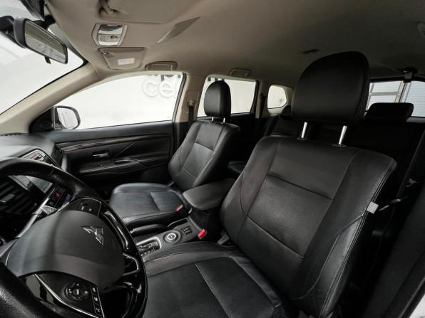 Mitsubishi Outlander III Рестайлинг 2 с пробегом 2016 года, цена 1 890 000 рублей, 113112 км, внедорожник, Автокод Объявления