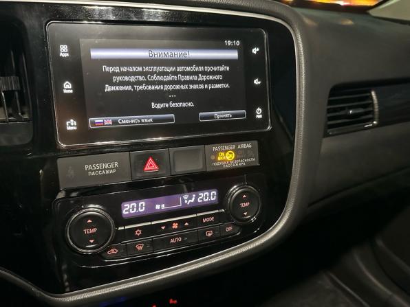 Mitsubishi Outlander III Рестайлинг 2 с пробегом 2018 года, цена 1 849 000 рублей, 174533 км, внедорожник, Автокод Объявления
