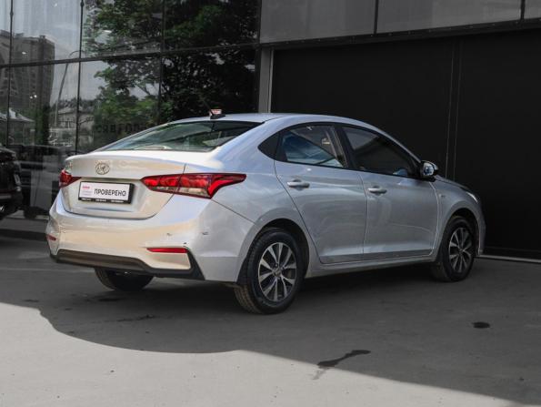 Hyundai Solaris II с пробегом 2017 года, цена 1 328 000 рублей, 99392 км, седан, Автокод Объявления