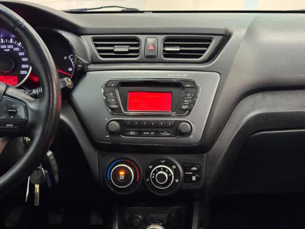 Kia Rio III с пробегом 2014 года, цена 740 000 рублей, 136136 км, хэтчбек, Автокод Объявления