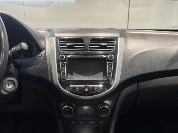 Hyundai Solaris I с пробегом 2012 года, цена 650 000 рублей, 140000 км, седан, Автокод Объявления