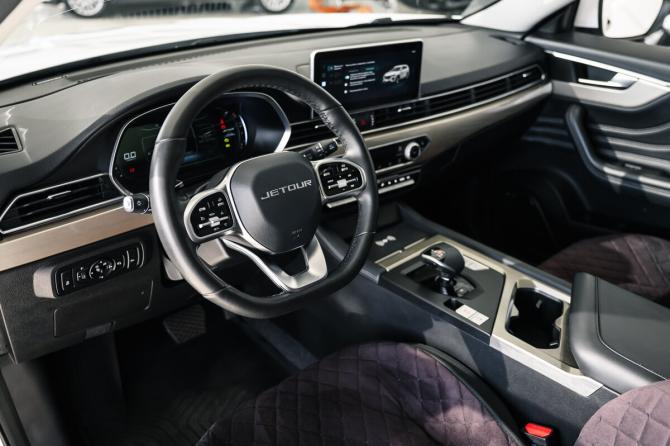 JETOUR X70 I Рестайлинг 2 с пробегом 2024 года, цена 2 050 000 рублей, 33000 км, внедорожник, Автокод Объявления