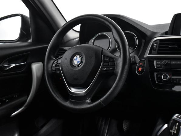 BMW 1 серии II (F20/F21) Рестайлинг 2 с пробегом 2017 года, цена 1 598 960 рублей, 140373 км, хэтчбек, Автокод Объявления