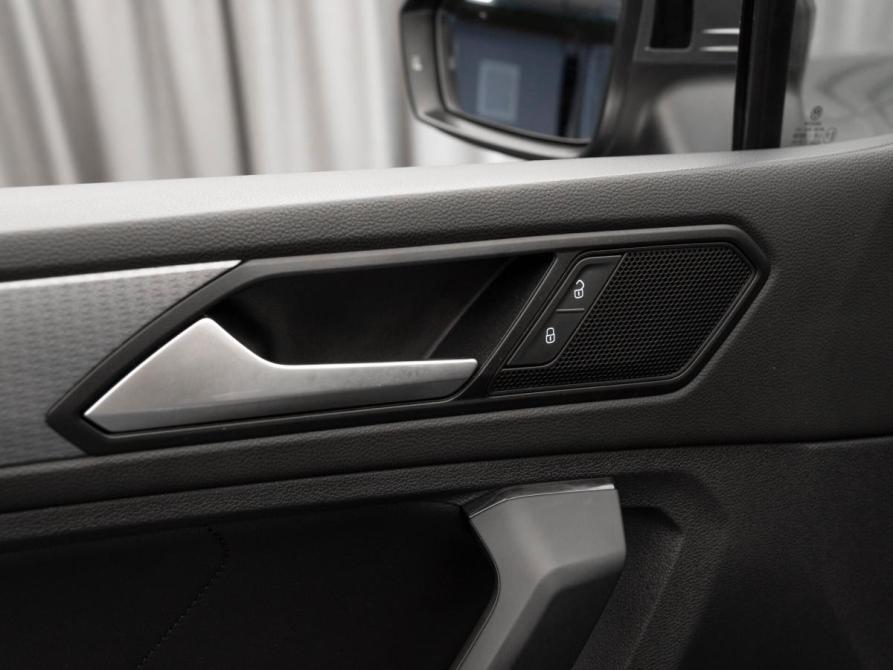 Volkswagen Tiguan II Рестайлинг Москва  - изображение 22
