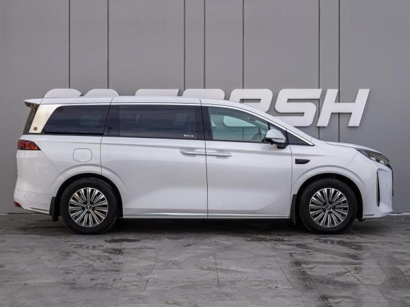 BYD Xia (M9) с пробегом 2025 года, цена 6 475 000 рублей, 346 км, минивэн, Автокод Объявления