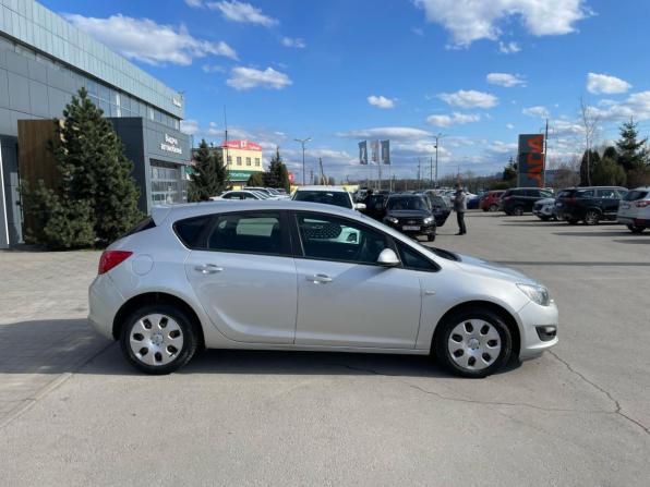 Opel Astra J Рестайлинг с пробегом 2014 года, цена 700 000 рублей, 148500 км, хэтчбек, Автокод Объявления