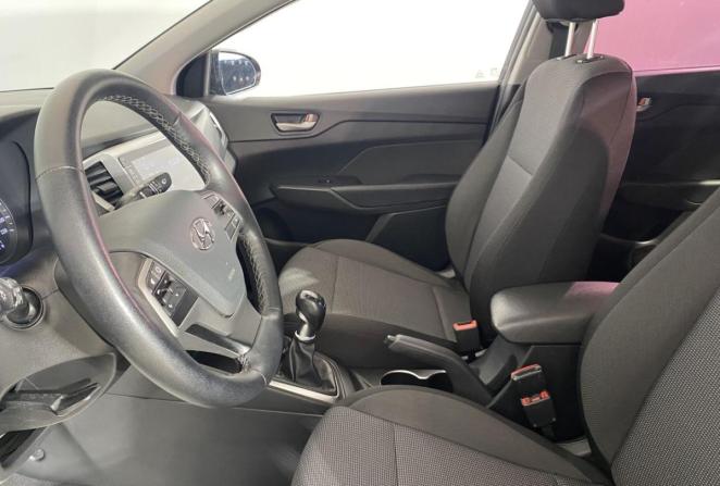 Hyundai Solaris II с пробегом 2017 года, цена 1 000 000 рублей, 89843 км, седан, Автокод Объявления