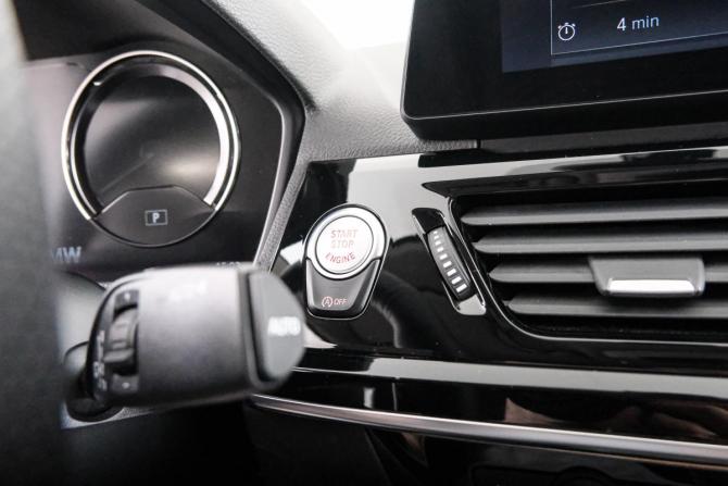 BMW 1 серии III (F40) с пробегом 2022 года, цена 2 250 000 рублей, 33100 км, хэтчбек, Автокод Объявления