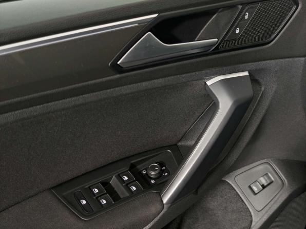 Volkswagen Tiguan II с пробегом 2020 года, цена 2 659 000 рублей, 62264 км, внедорожник, Автокод Объявления