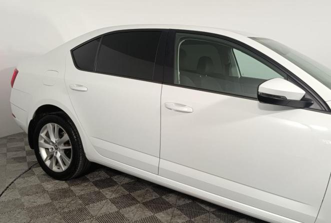 Skoda Octavia III (A7) Рестайлинг с пробегом 2019 года, цена 1 990 000 рублей, 117730 км, универсал, Автокод Объявления