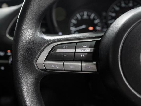 Mazda 3 IV (BP) с пробегом 2020 года, цена 1 630 000 рублей, 28900 км, седан, Автокод Объявления