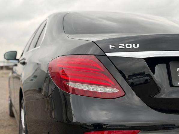 Mercedes-Benz E-Класс V (W213 S213 C238) с пробегом 2018 года, цена 2 695 000 рублей, 167000 км, седан, Автокод Объявления