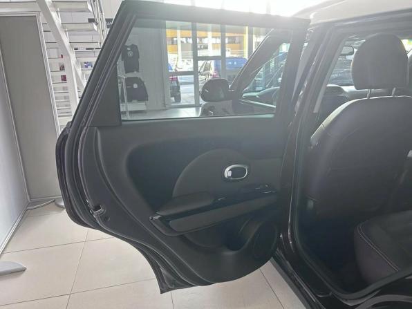 Kia Soul II Рестайлинг с пробегом 2018 года, цена 1 680 000 рублей, 97000 км, хэтчбек, Автокод Объявления