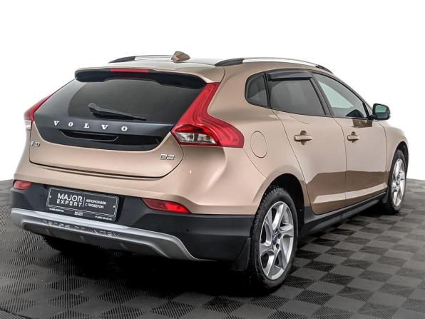 Volvo V40 II с пробегом 2015 года, цена 1 280 000 рублей, 146531 км, хэтчбек, Автокод Объявления