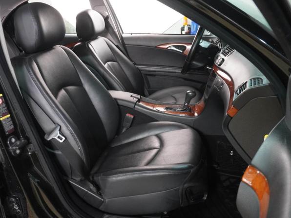 Mercedes-Benz E-Класс III (W211 S211) Рестайлинг с пробегом 2007 года, цена 999 000 рублей, 266739 км, седан, Автокод Объявления