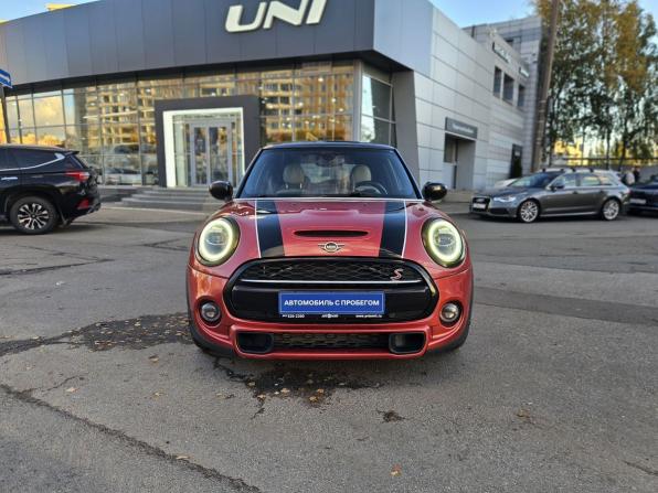 Mini Hatch III (F55/F56) Рестайлинг с пробегом 2020 года, цена 2 320 000 рублей, 94604 км, хэтчбек, Автокод Объявления