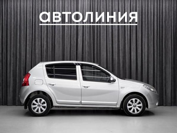 Renault Sandero I с пробегом 2011 года, цена 700 000 рублей, 93000 км, хэтчбек, Автокод Объявления
